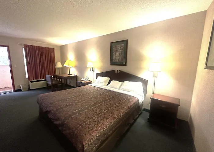 Oyo Hotel East Macon I-75
