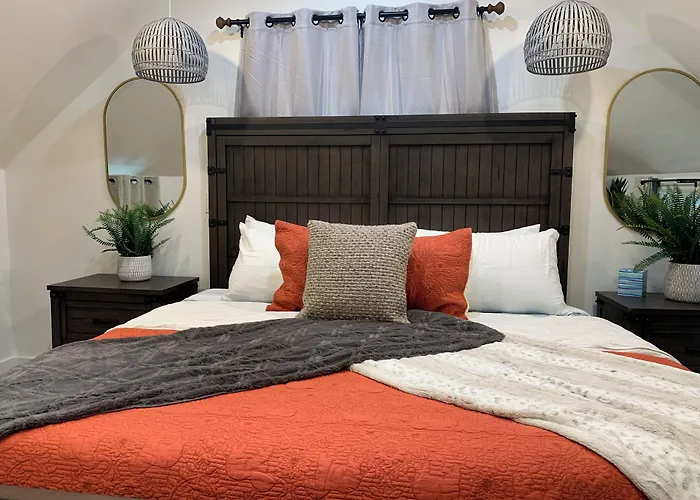 Starlite Motel & Suites