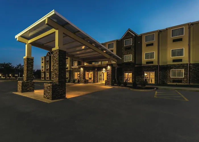 La Quinta By Wyndham Collinsville - St. Louis