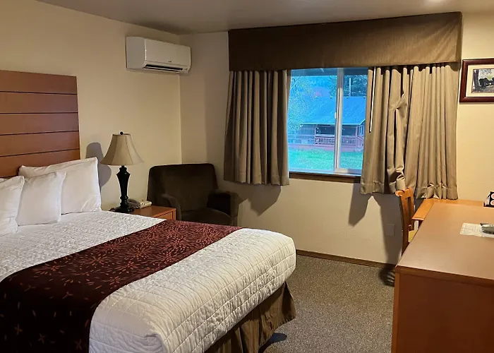 Seasons Motel
