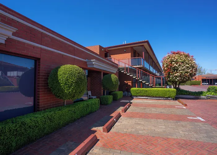 Sovereign Park Motor Inn