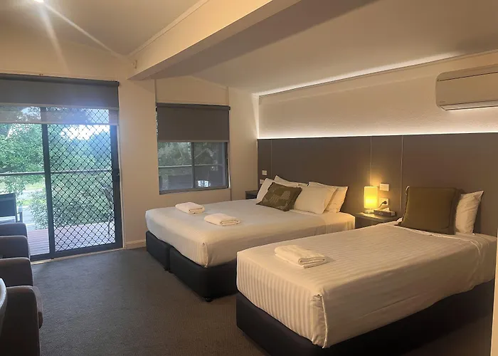 Fern Bay Motel