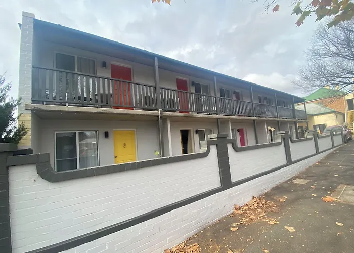 Town Square Motel