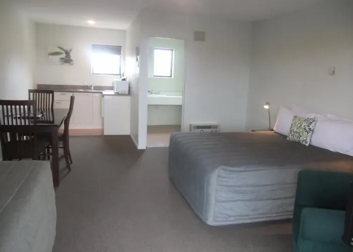 Darfield Motel