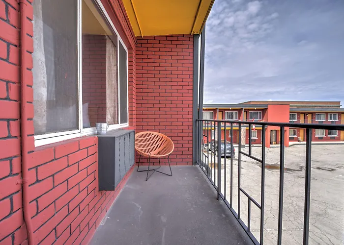 Persepolis Inn