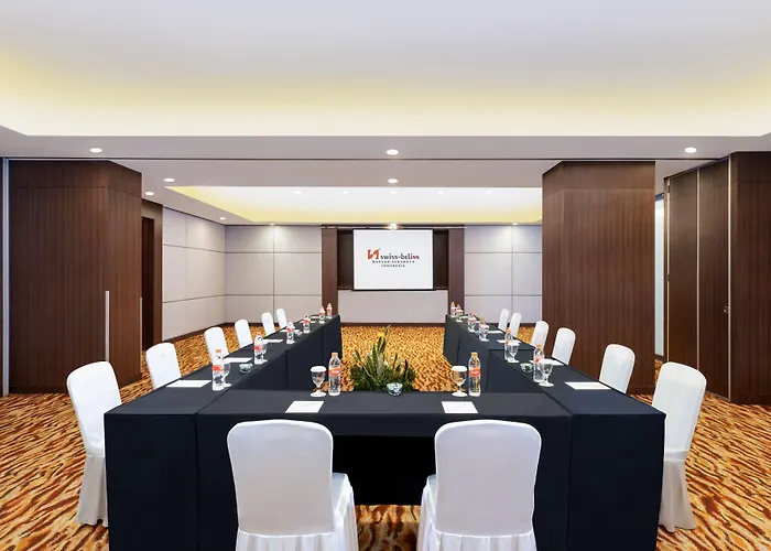 Swiss-Belinn Manyar