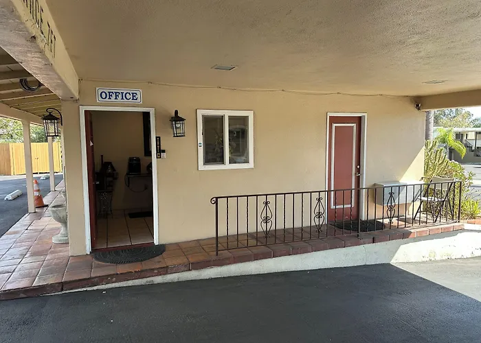 Town And Country Inn