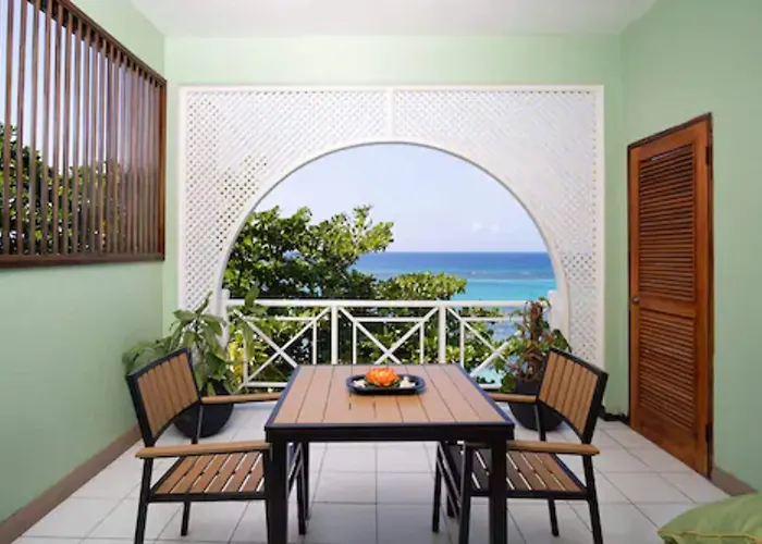Hibiscus Lodge Hotel