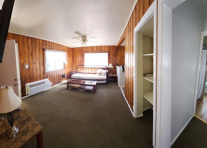 El Rancho Motel