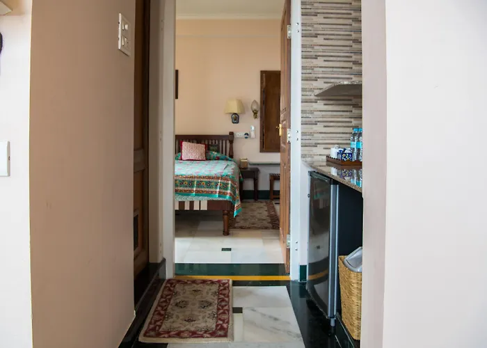 Hotel Arya Niwas