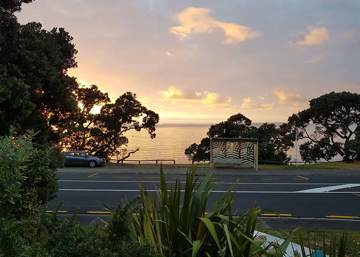 Whangaparaoa Lodge