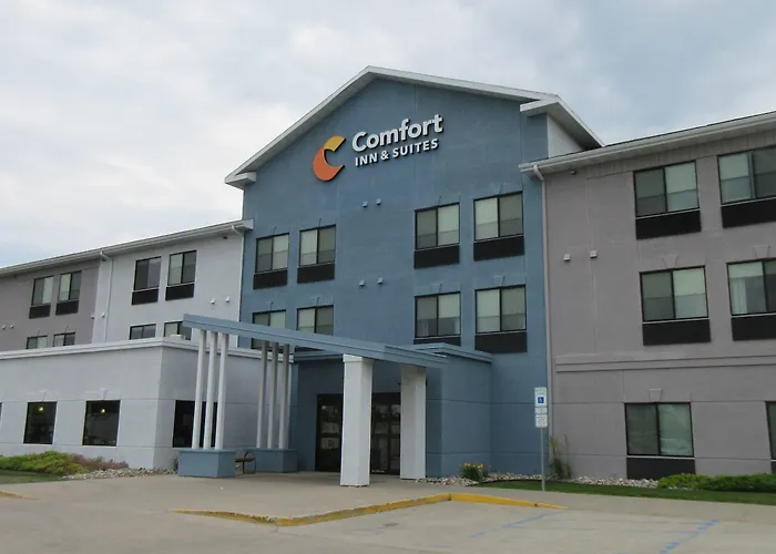 Comfort Inn & Suites Grand Forks Near Alerus Center