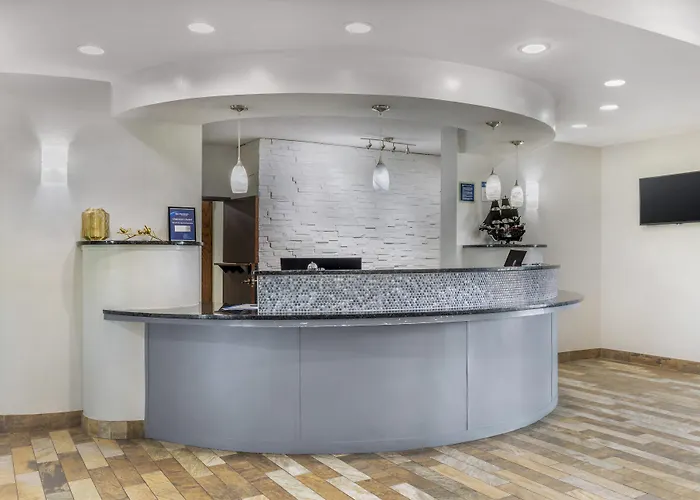 Best Western Plus Fort Worth Forest Hill Inn & Suites