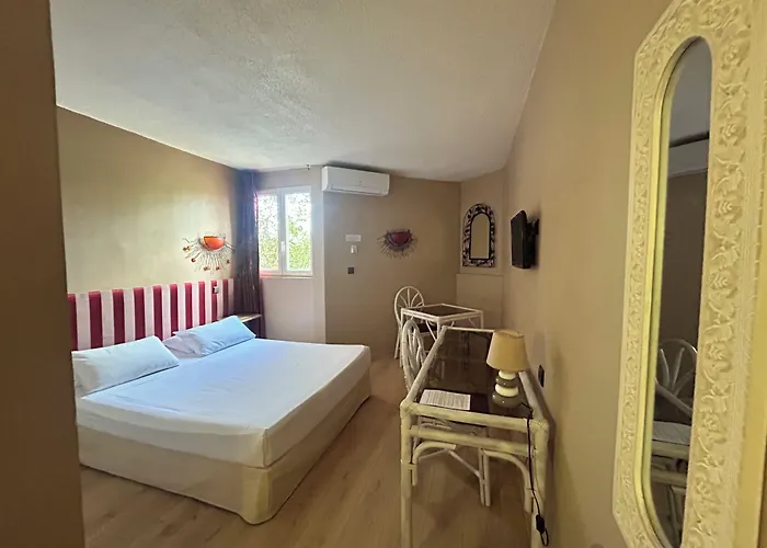 Tropic Hotel