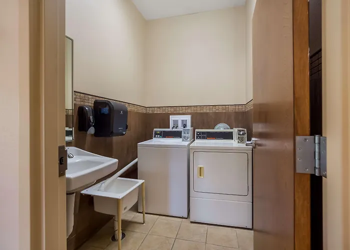 Surestay Hotel By Best Western Whittington Rend Lake