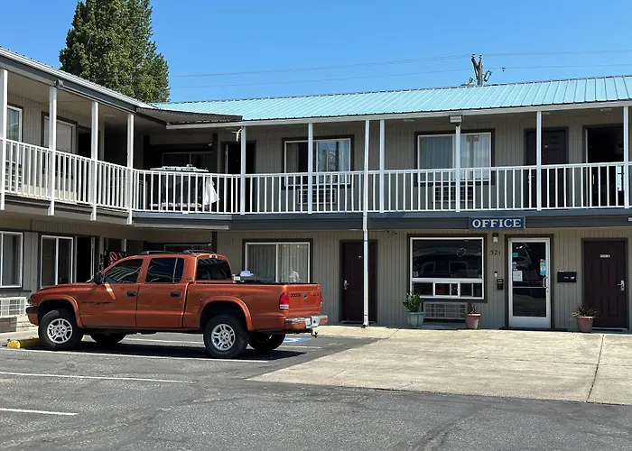 The Royal Victorian Motel