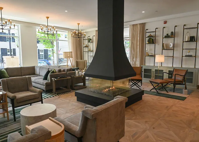 Six South St. Hotel