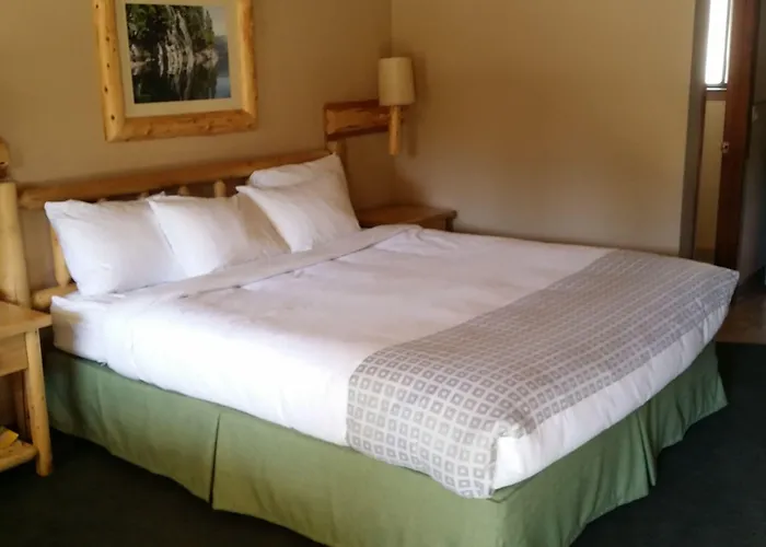 Wildwood Inn