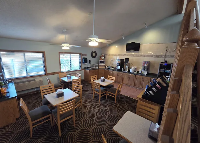 Boarders Inn & Suites By Cobblestone Hotels - Wautoma