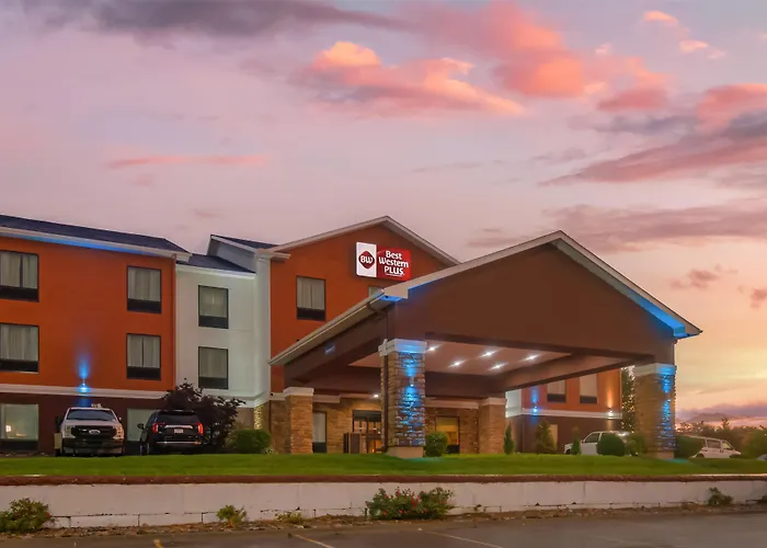 Best Western Plus Hiawatha Hotel