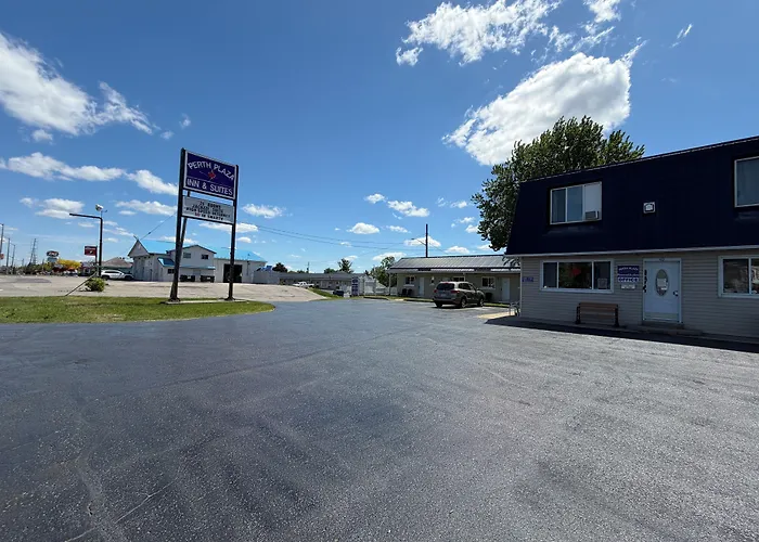 Perth Plaza Inn & Suites