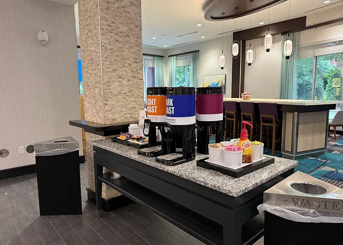 Hampton Inn & Suites - Raleigh Downtown