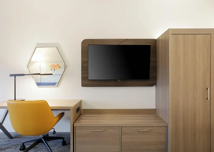 Holiday Inn Express & Suites Brookhaven By Ihg