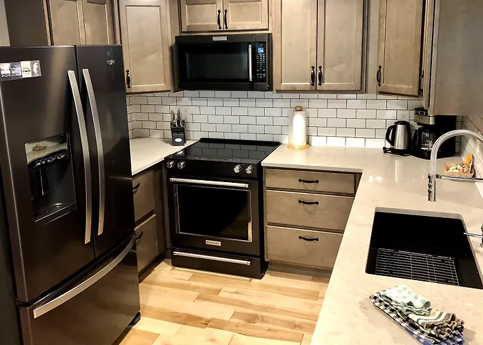 Griz Inn Rmc Rentals By Park Vacation Management