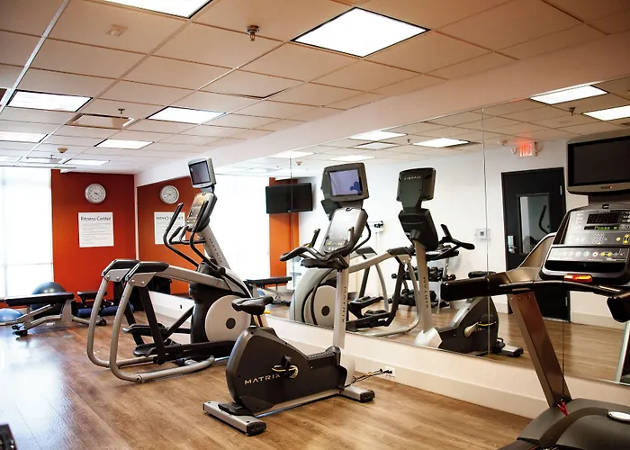 Holiday Inn Express & Suites Overland Park By Ihg