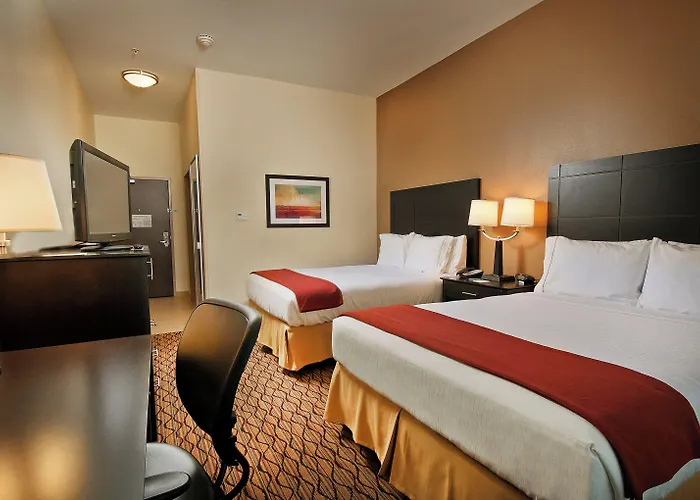Holiday Inn Express Hotel And Suites Pearsall By Ihg