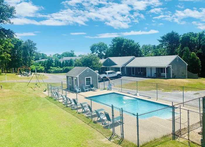The Chatham Motel