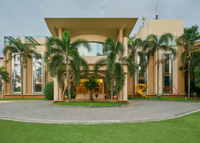 Flora Airport Hotel And Convention Centre Kochi