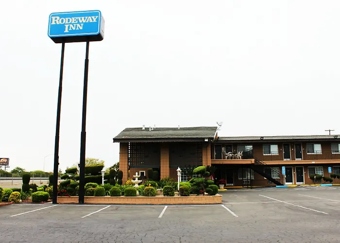 Rodeway Inn Near University-Gateway To Yosemite