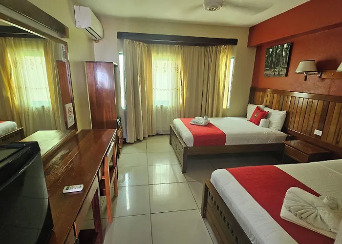 Caye Caulker Plaza Hotel