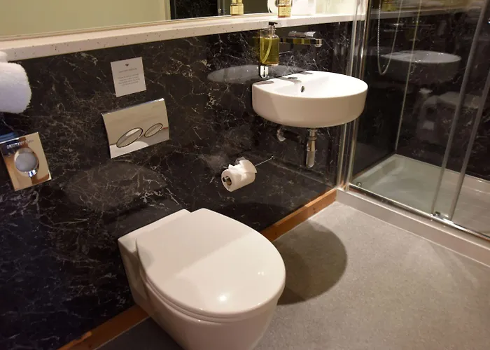 Crossways Inn
