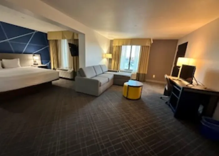 Comfort Inn & Suites Frisco East - Mckinney