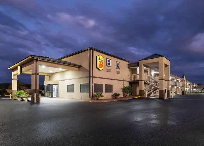Super 8 By Wyndham Macon West