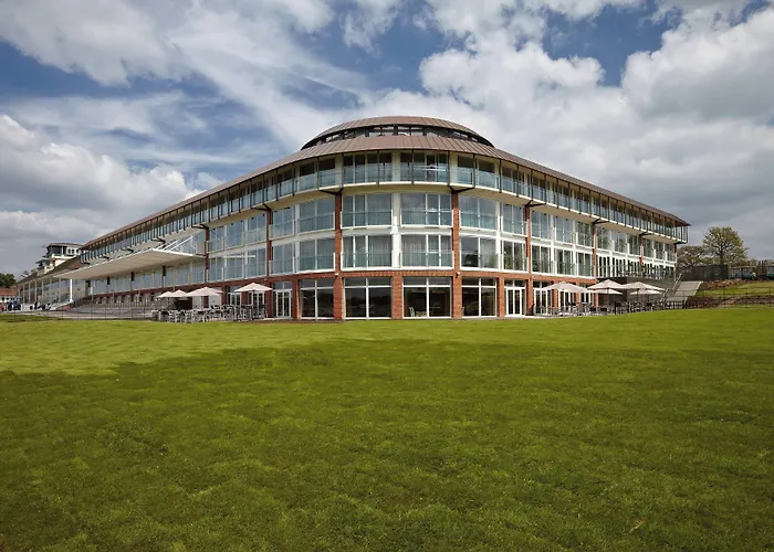 Lingfield Park Marriott Hotel & Country Club