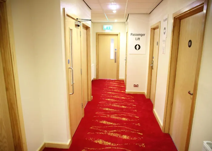 Cambridge Hotel