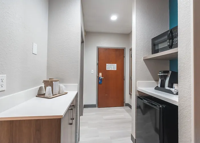 Holiday Inn Express Hotel And Suites Saint Robert By Ihg