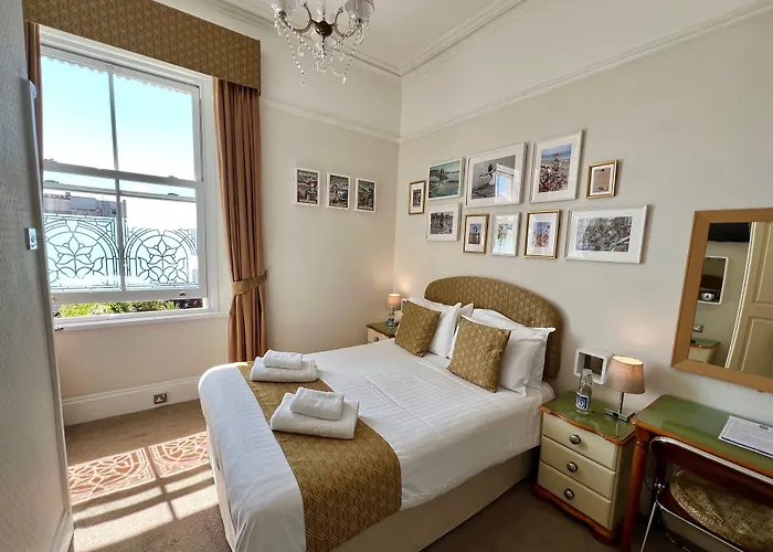 Riviera Lodge Hotel