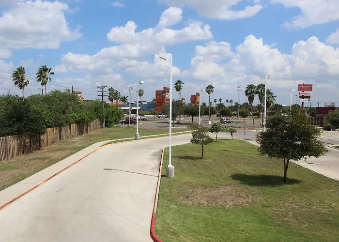 Quality Inn & Suites At The Outlets Mercedes-Weslaco