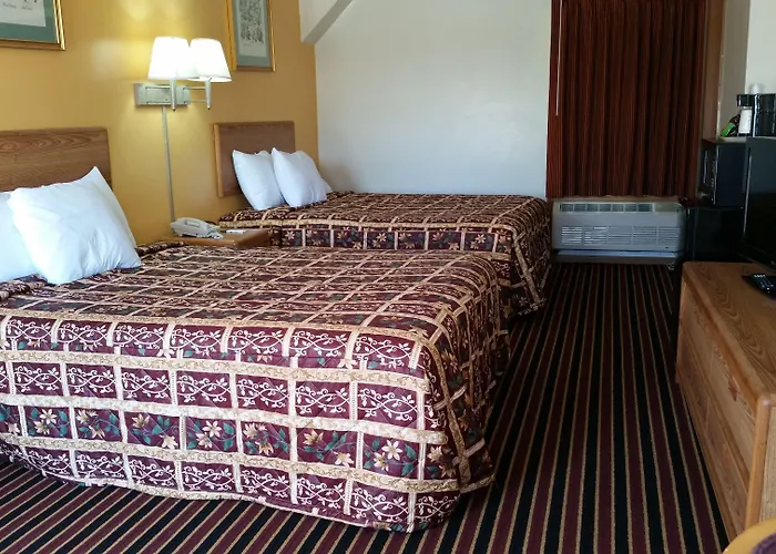 Rodeway Inn & Suites Austin I-90