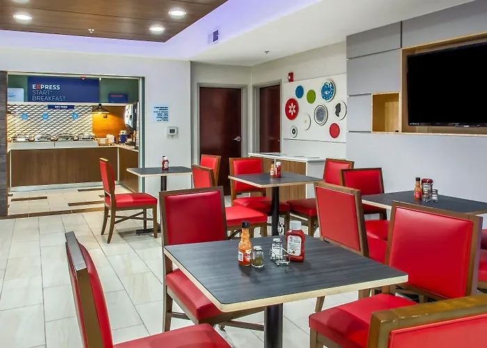 Holiday Inn Express & Suites - Olathe South By Ihg