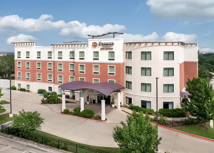 Best Western Premier Crown Chase Inn & Suites