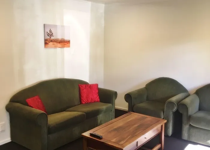 Woodlands Motels And Apartments