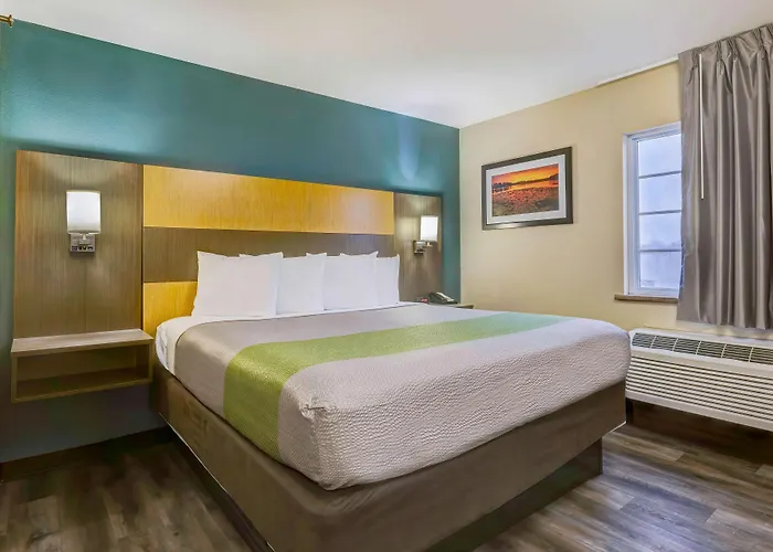 Studio 6 Lenexa - Overland Park