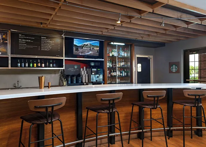 Courtyard By Marriott Omaha Aksarben Village