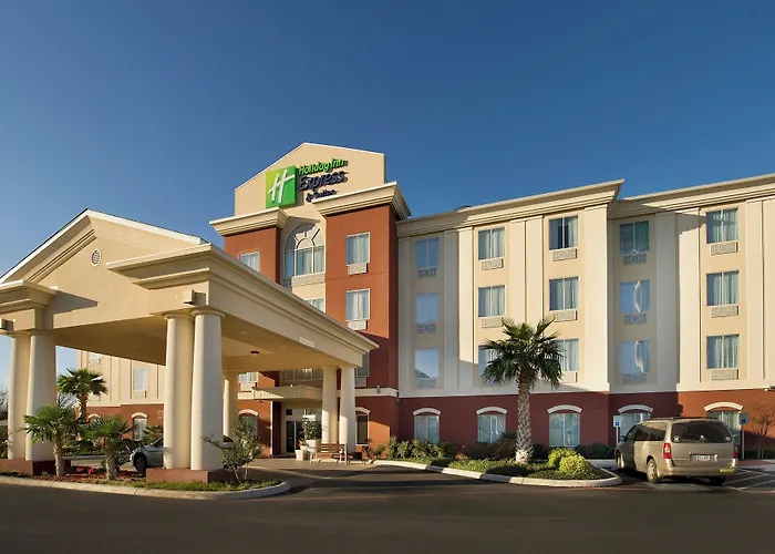 Holiday Inn Express Uvalde By Ihg