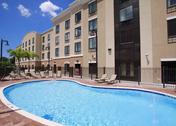 Holiday Inn Express Hotel & Suites Tampa-Usf-Busch Gardens By Ihg
